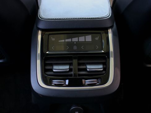 Used 2023 Volvo XC90 T8 Ultimate w/ Protection Package Premier AWD/4WD image 43