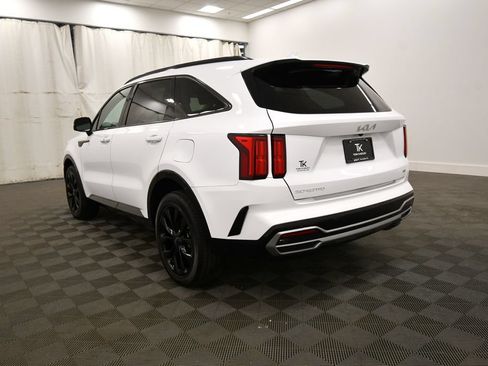 Certified 2023 Kia Sorento SX AWD/4WD image 5