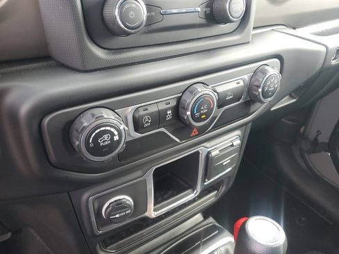 Used 2021 Jeep Gladiator Sport AWD/4WD image 22