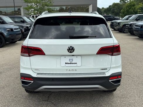 Used 2024 Volkswagen Taos SEL AWD/4WD image 3