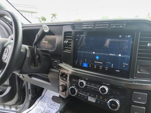 Used 2024 Ford F350 Lariat w/ Black Appearance Package image 26