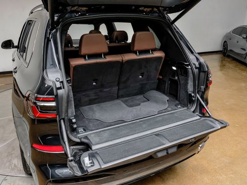 Used 2024 BMW X7 xDrive40i w/ M Sport Package image 65