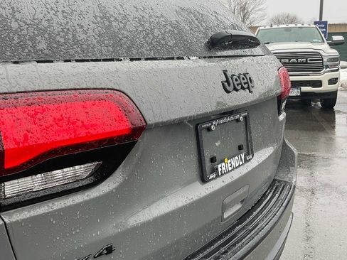 Used 2021 Jeep Grand Cherokee Freedom Edition image 9