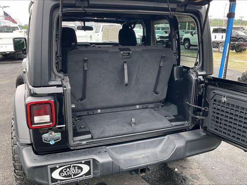 Used 2022 Jeep Wrangler Sport AWD/4WD image 5