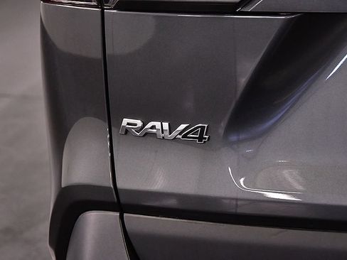 Used 2023 Toyota RAV4 LE AWD/4WD image 10