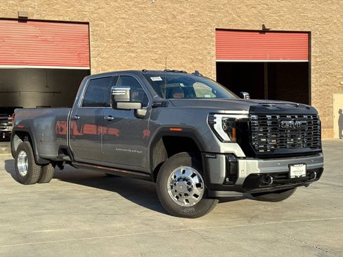 New 2026 GMC Sierra 3500 Denali Ultimate w/ LPO, Black Badging Package image 2