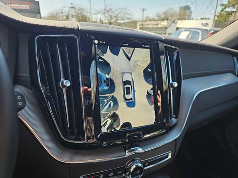 Certified 2024 Volvo XC60 T8 Ultimate w/ Protection Package Premier AWD/4WD image 27