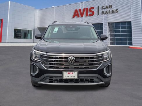 Used 2025 Volkswagen Atlas SE AWD/4WD image 2