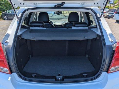 Used 2019 Chevrolet Trax LT w/ LT Convenience Package FWD image 27