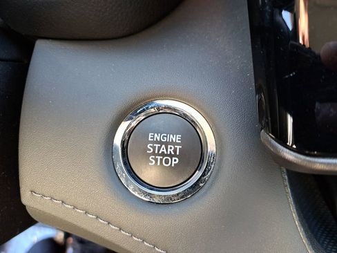 Certified 2023 Toyota Highlander XLE image 31