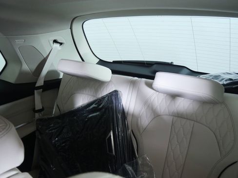 Used 2026 BMW X7 xDrive40i image 17