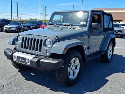 Used 2015 Jeep Wrangler Sahara w/ Connectivity Group AWD/4WD image 3