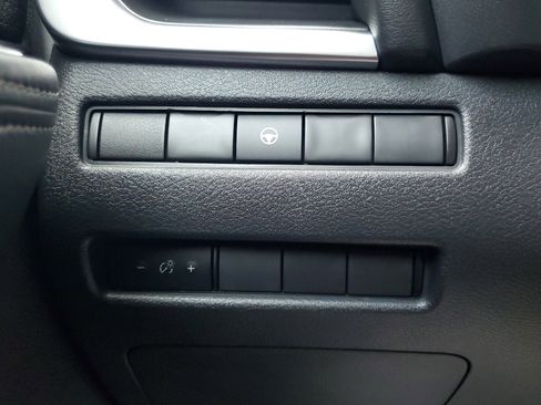 Used 2022 Nissan Rogue SV image 29