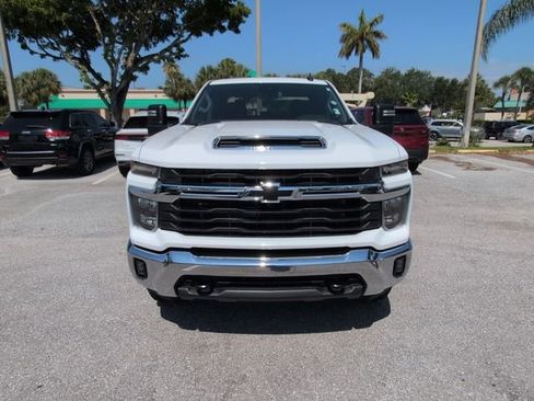 Used 2024 Chevrolet Silverado 2500 LT w/ All Star Edition AWD/4WD image 2