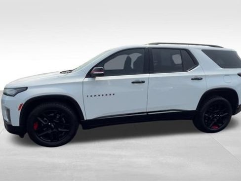 Certified 2022 Chevrolet Traverse Premier w/ Redline Edition AWD/4WD image 3