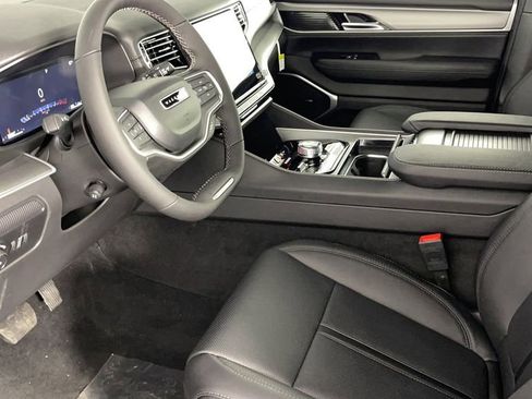 New 2025 Jeep Wagoneer L Series II image 11