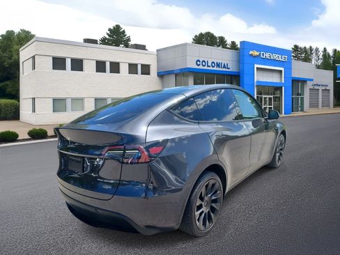Used 2024 Tesla Model Y Long Range AWD/4WD image 4