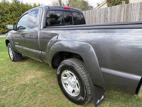 Used 2013 Toyota Tacoma 4x4 Access Cab w/ SR5 Pkg image 7