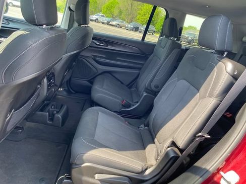 Used 2023 Jeep Grand Cherokee L Laredo RWD image 18