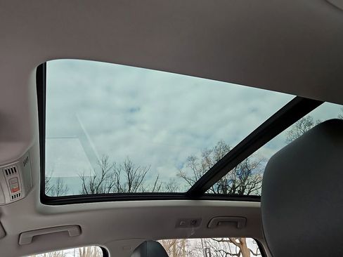New 2026 Volkswagen Taos SE FWD image 11