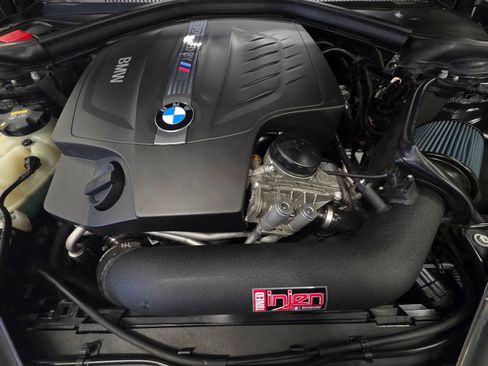 Used 2018 BMW M2 RWD image 3