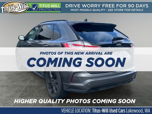 Used 2022 Ford Edge SE w/ Black Appearance Package image 3