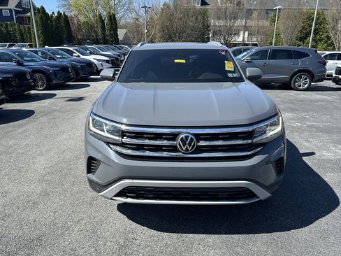 Used 2022 Volkswagen Atlas Cross Sport SE w/ Panoramic Sunroof Package image 3