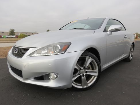 Used 2012 Lexus IS 250C image 9