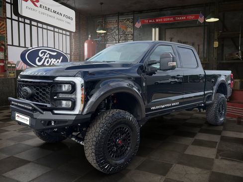 New 2026 Ford F250 Lariat w/ Black Appearance Package AWD/4WD image 1