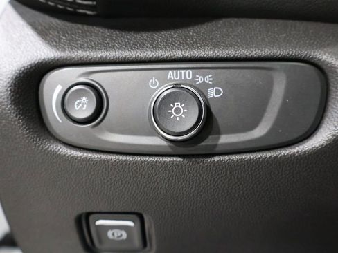 Used 2025 Chevrolet Blazer LT image 31