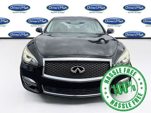 Used 2018 INFINITI Q70 Luxe image 2