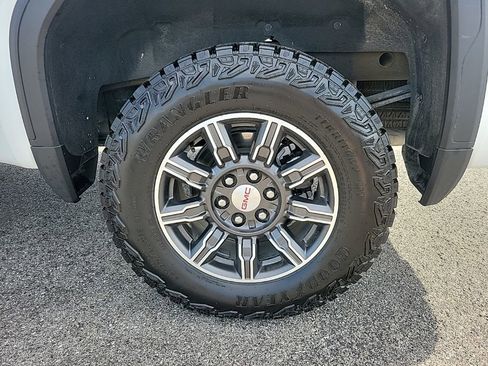 Used 2025 GMC Sierra 1500 AT4 AWD/4WD image 8