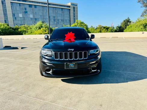 Used 2014 Jeep Grand Cherokee SRT8 w/ Luxury Group II AWD/4WD image 5