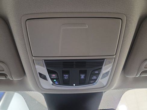 Used 2024 Acura MDX SH-AWD w/ Technology Package image 30