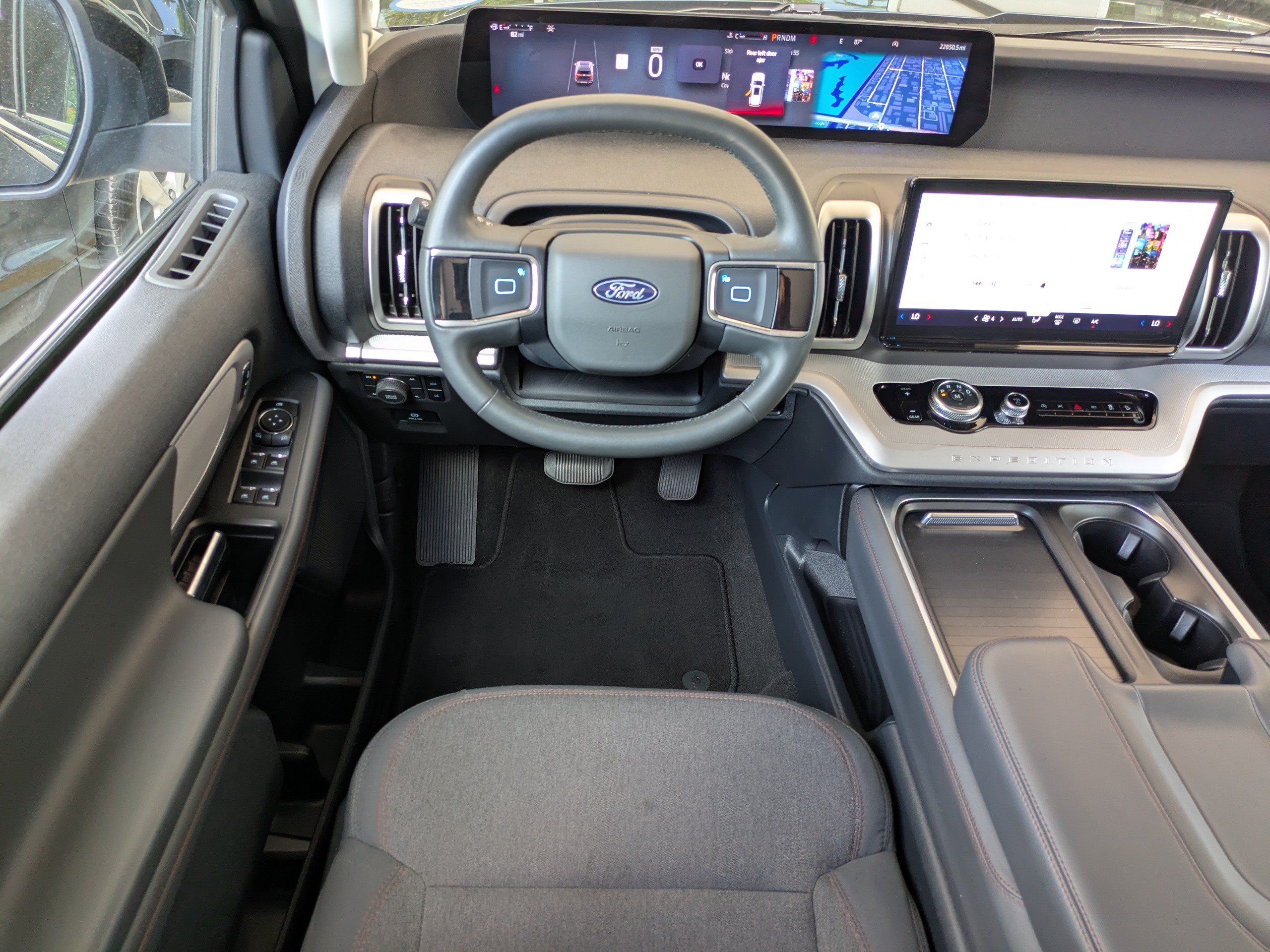 Certified 2025 Ford Expedition Active AWD/4WD image 18