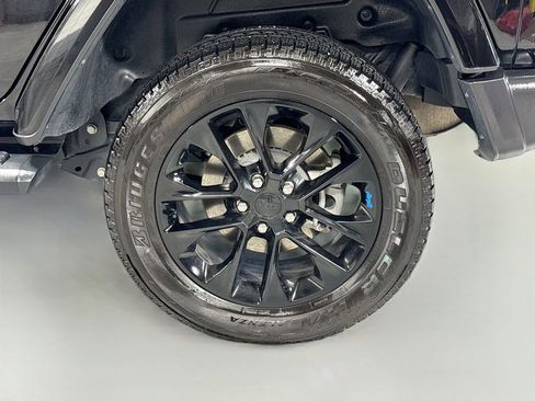 Used 2023 Jeep Wrangler Unlimited Sahara w/ Cold Weather Group AWD/4WD image 11