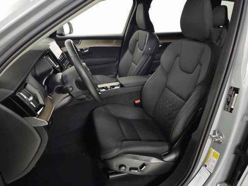 Certified 2025 Volvo XC90 B6 Plus image 18