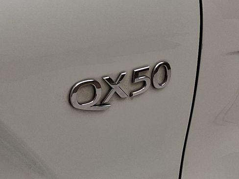 Used 2019 INFINITI QX50 Essential w/ Sensory Package image 22