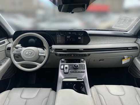 Used 2025 Hyundai Palisade Calligraphy image 3