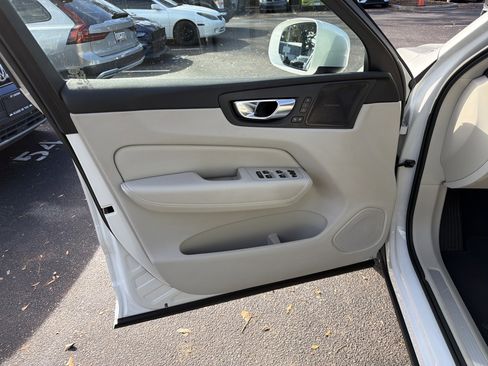 Certified 2023 Volvo XC60 B5 Plus image 14