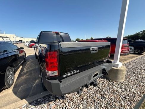 Used 2011 GMC Sierra 2500 Denali w/ Suspension Package, Off-Road AWD/4WD image 9