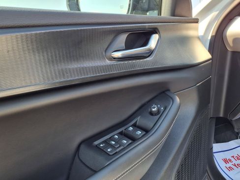 Used 2025 Jeep Grand Cherokee L Laredo AWD/4WD image 12