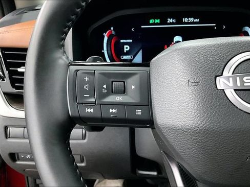 Used 2025 Nissan Rogue Platinum AWD/4WD image 27