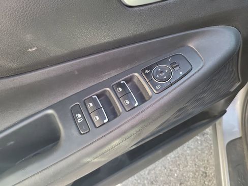 Used 2022 Hyundai Santa Fe SEL w/ Convenience Package image 11