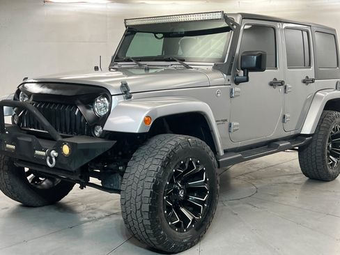 Used 2018 Jeep Wrangler Unlimited Sahara AWD/4WD image 1
