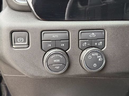Used 2023 Chevrolet Silverado 1500 LT AWD/4WD image 23