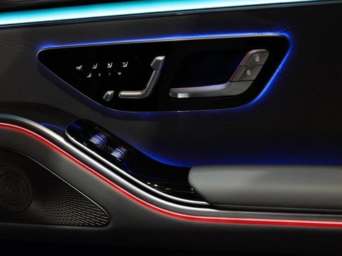 Used 2025 Mercedes-Benz S 63 AMG S image 24