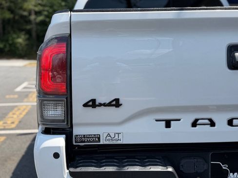 Used 2018 Toyota Tacoma TRD Pro AWD/4WD image 10