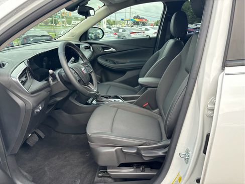 Certified 2024 Buick Encore GX Preferred FWD image 9