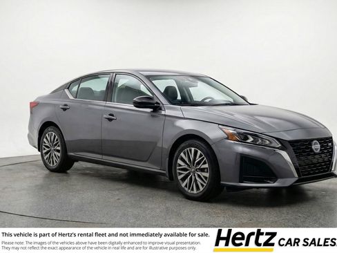 Used 2025 Nissan Altima 2.5 SV FWD image 1